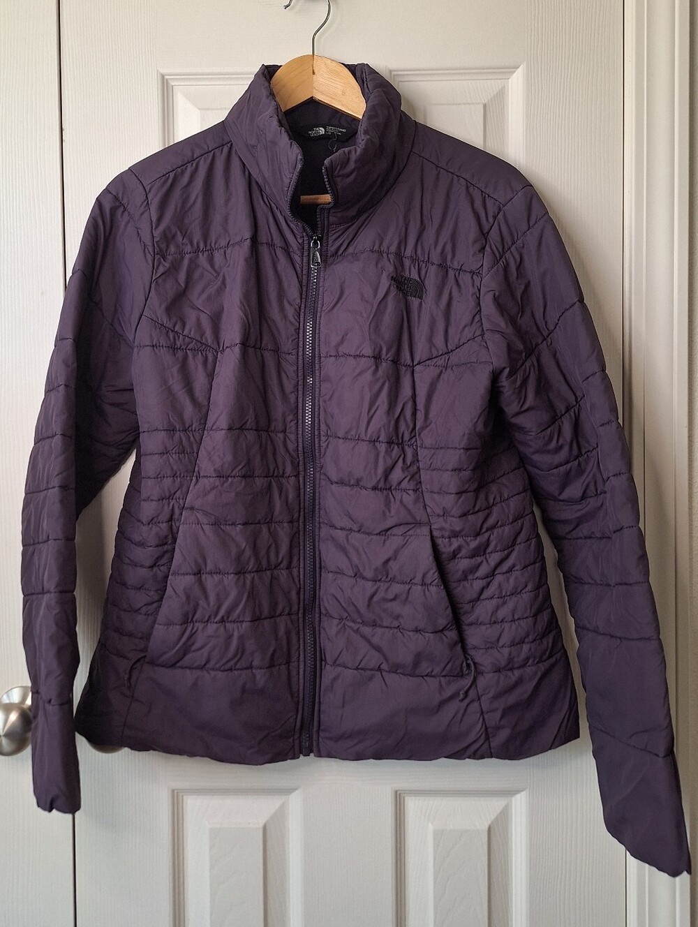 The North Face Women's Lightweight Harway Puff Jacket in Dark Purple Size Large